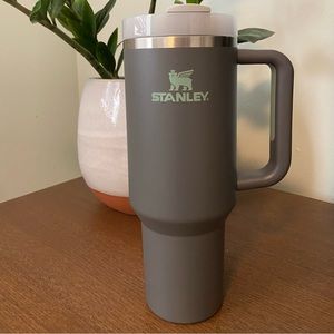 S T A N L E Y  Flowstate Tumbler 40oz